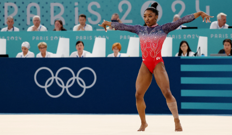 Simone Biles vivió un momento bochornoso en un club de París / Foto: Reuters