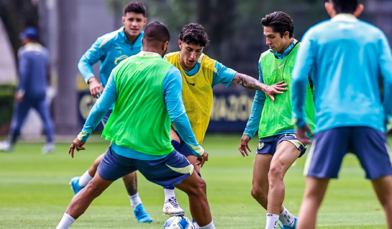 Alejandro Zendejas podría volver a jugar en el Clásico Nacional / Foto: Luis Garduño