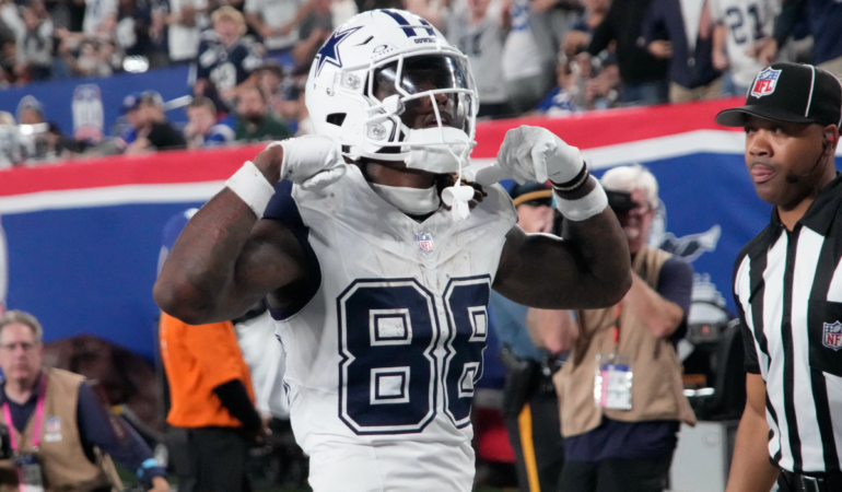 CeeDee Lamb registró 98 yardas y un TD para los Dallas Cowboys / Foto: Reuters