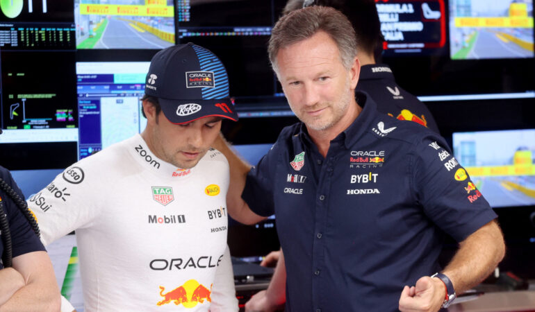 Checo Pérez y Christian Horner en el GP de Italia. FOTO: Reuters