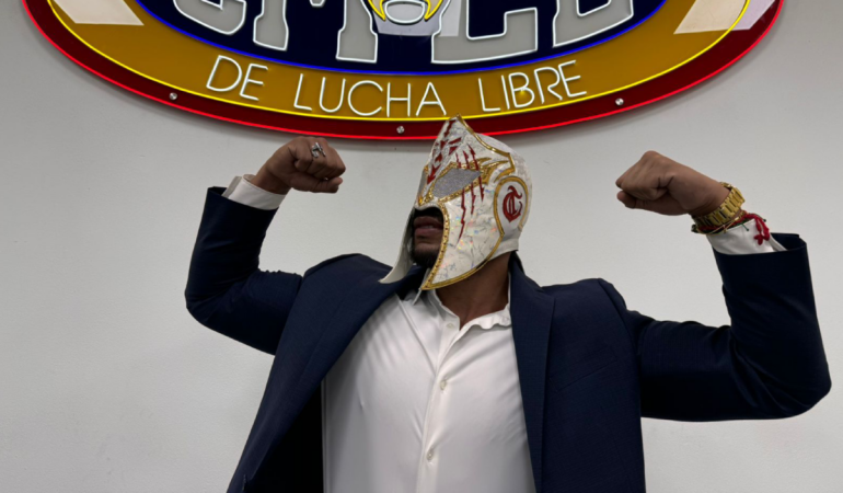 Crixus acepta que la altura no debe encasillar el estilo de un luchador