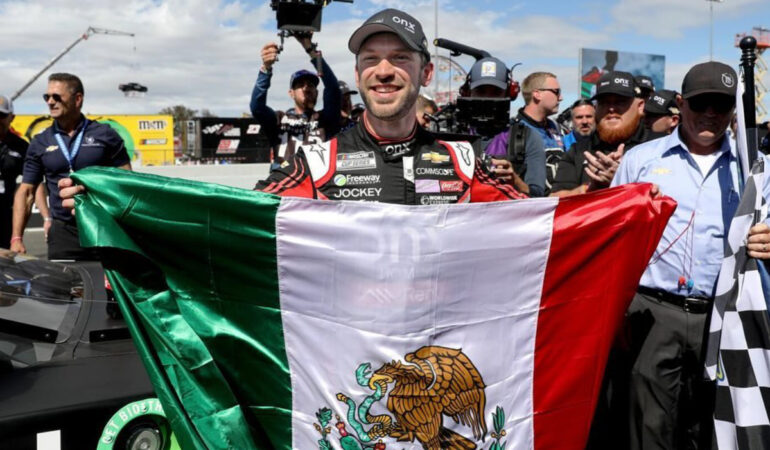 Daniel Suárez sigue en la lucha de NASCAR. FOTO: Ig @daniel_suarezg