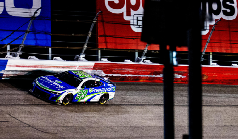 El piloto mexicano Daniel Suárez correrá los playoff de la Serie Nascar Series. Foto: @NASCAR