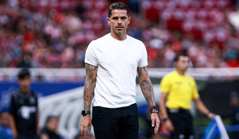 Fernando Gago puede marcharse de Chivas. FOTO: Mexsport