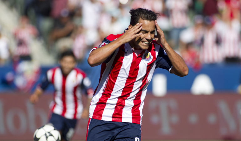 Omar Bravo es el último goleador de Chivas. Foto: Mexsport