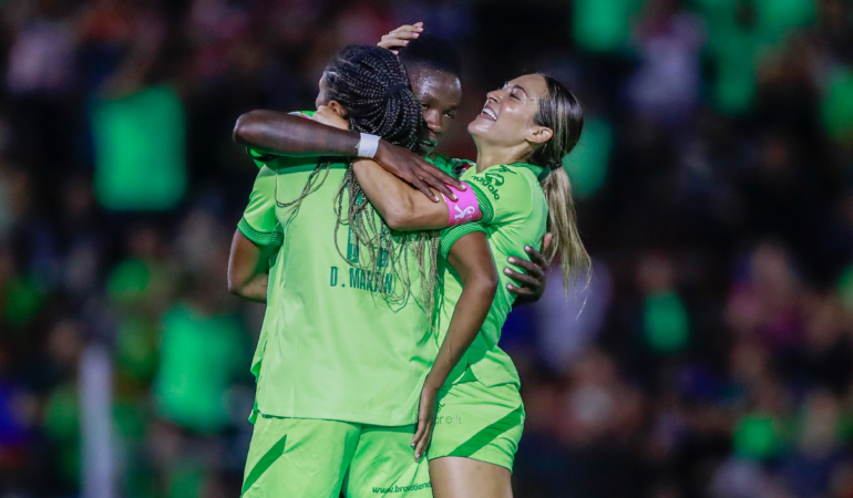 Bravas celebra la victoria ante uno de los mejores equipos de la competencia / Foto: Mexsport
