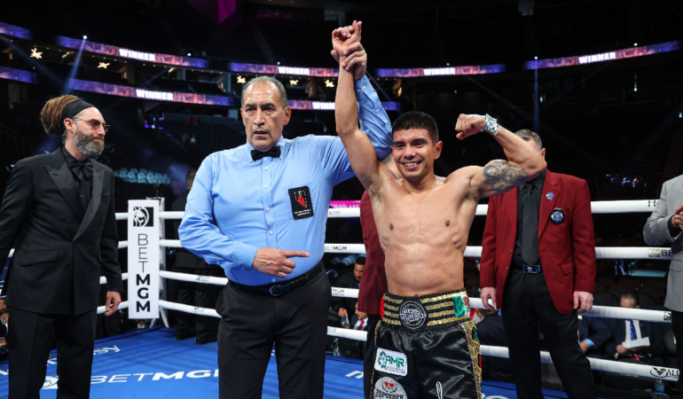El boxeador Joselito Velázquez se llevó el triunfo ante el chileno Andrés Campos. Foto: Mexsport