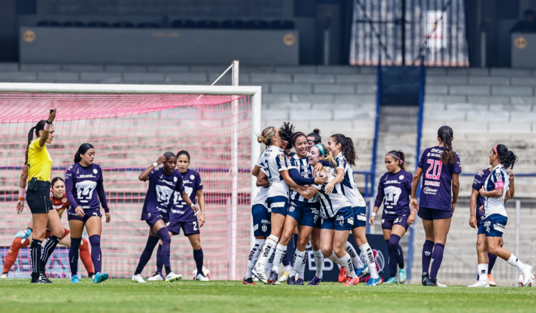 El césped de CU es capaz de soportar varios juegos a la semana / Foto: Luis Garduño