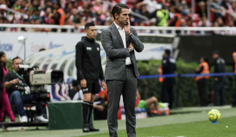 Fernando Gago no tiene definida su salida de Chivas según reportes / Foto: Mexsport