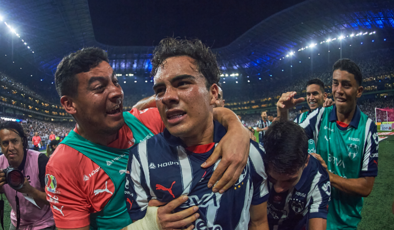 Iker Fimbres le dio la victoria a Rayados en el Clásico Regio. Foto: Mexsport