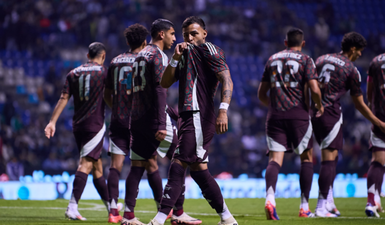 La afición de Guaddalajara le gritó borracho a Alexis Vega / Foto: Mexsport