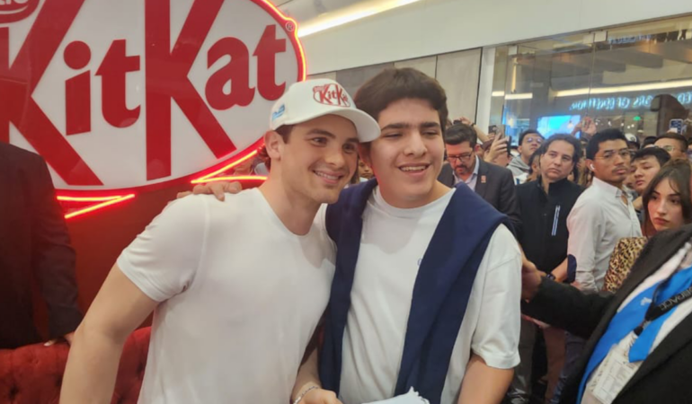Patricio O'Ward fue recibido con mucha emoción por la afición mexicana. FOTOS: OMAR KURI