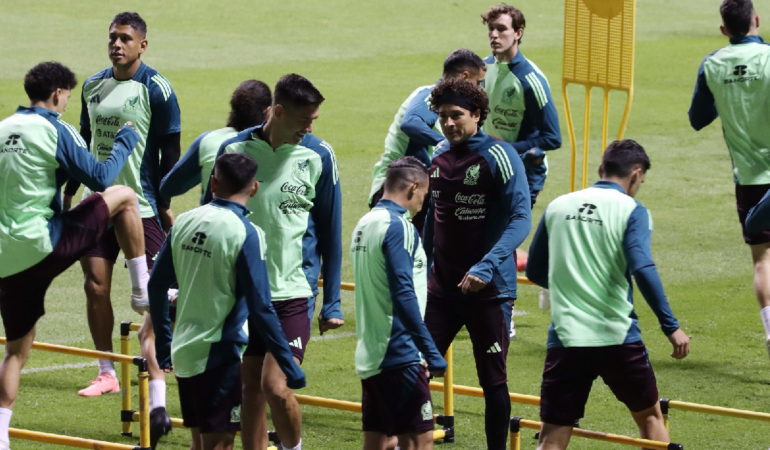 Qué jugador portará la casaca 10 con la Selección Mexicana previo a enfrentar a Valencia. Foto: Erik Estrella