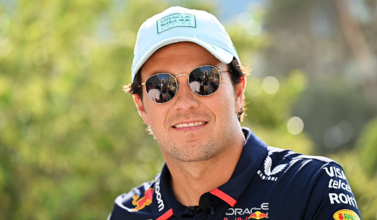 Sergio Pérez presentó su gorra para el Gran Premio de México. Foto: @SChecoPerez