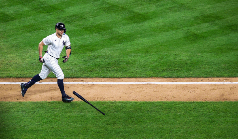 Yankees volvió a pegar y se ponen al frente en la final de la serie de Campeonato de la Liga Americana. Foto: @Yankees