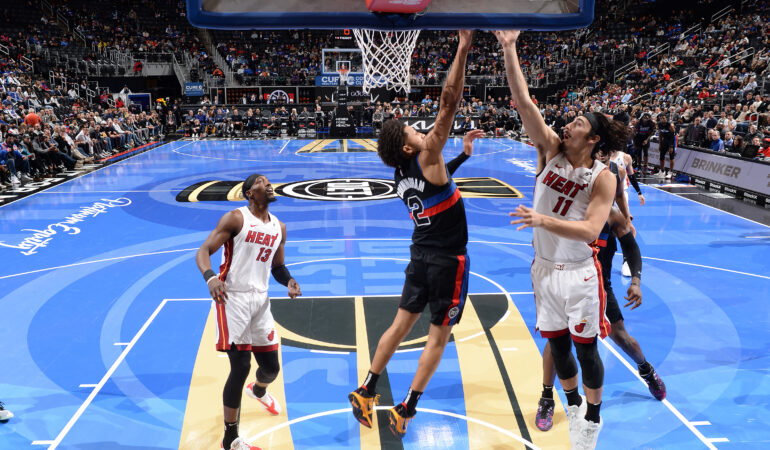 Jaime Jáquez Jr y Miami Heat cayeron ante los Pistons en Detroit en la Copa NBA. Foto: AFP