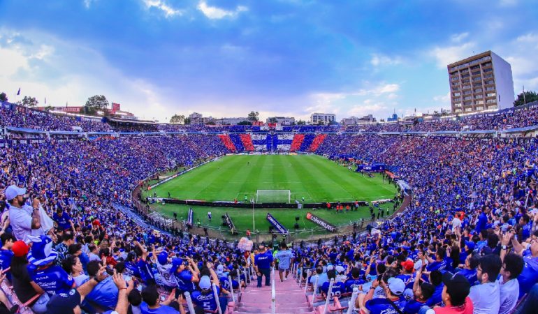 El Estadio Ciudad de los Deportes ya no tiene los sellos de suspensión / Foto: Luis Garduño