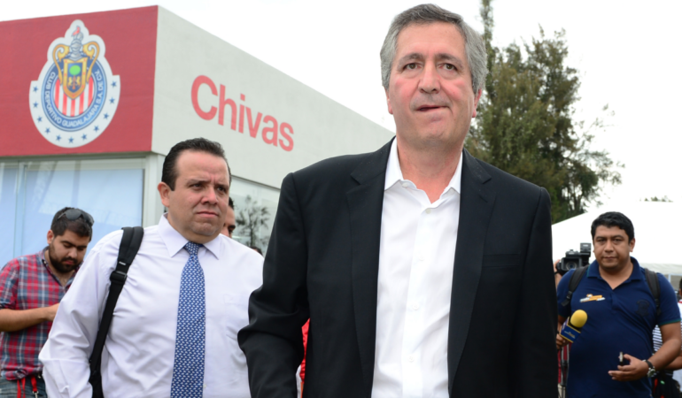 Jorge Vergara ganó dos títulos con Chivas