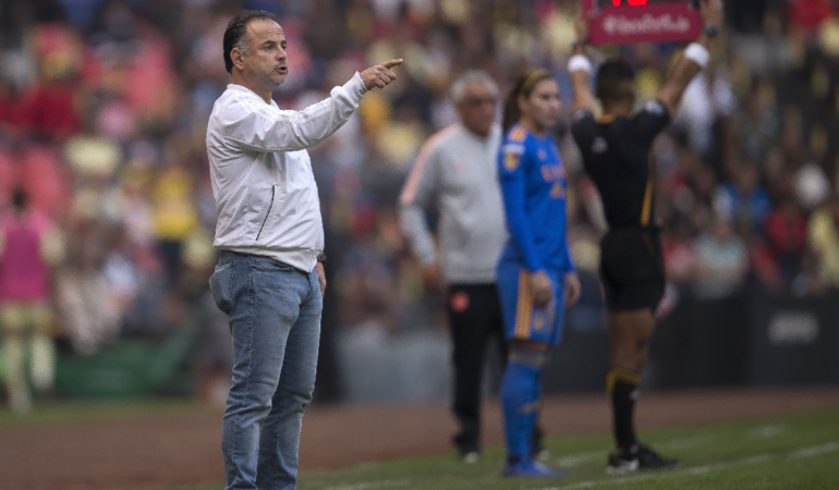 Ramón Villa Zeballos, uno de los primeros técnicos de Tigres Femenil. Foto: Mexsport