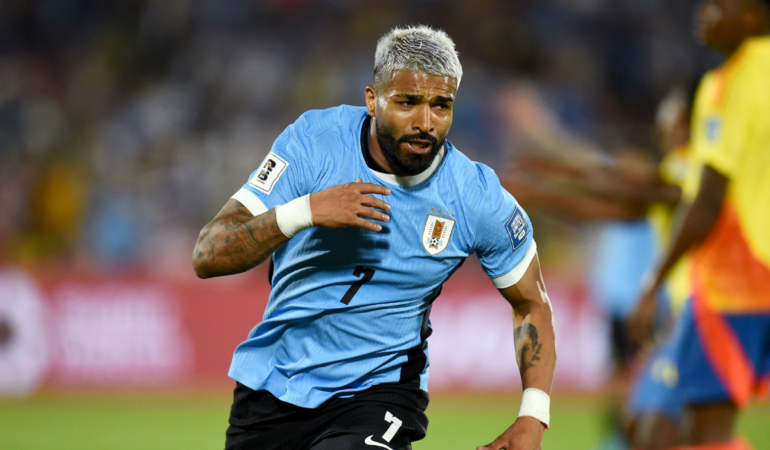 Rodrigo Aguirre solo necesitó de 60 minutos para estrenarse con Uruguay
