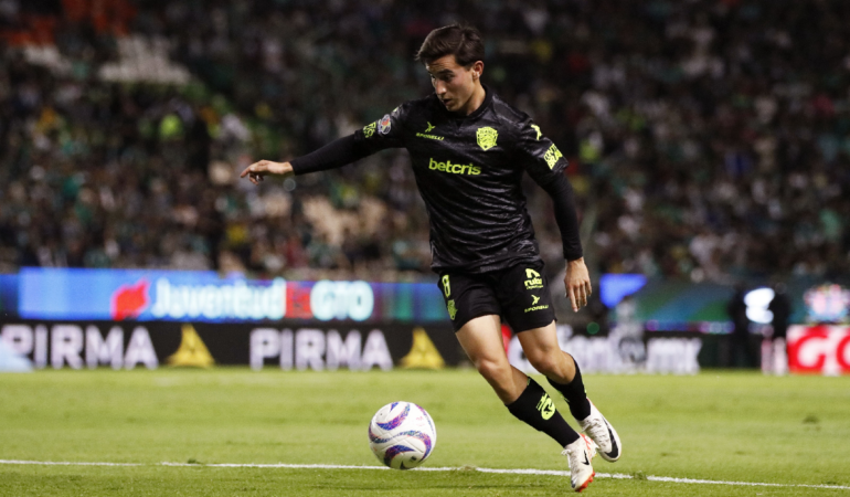 Sebastián Pérez Bouquet tendrá que reportarse con Chivas. Foto: Mexsport