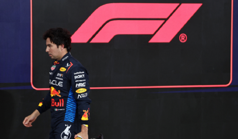 Checo Pérez tiene contrato con Red Bull hasta 2026 foto_ Reuters