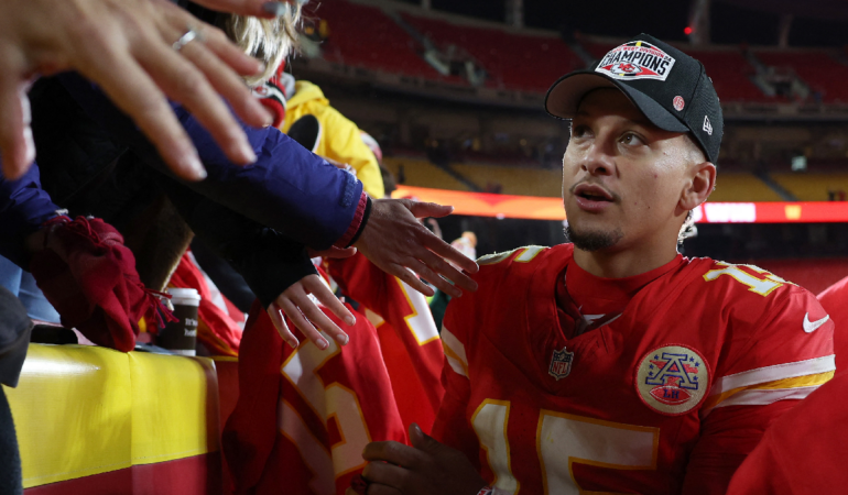 Patrick Mahomes llevó al equipo a ganar el título División Oeste de la AFC. Foto: AFP