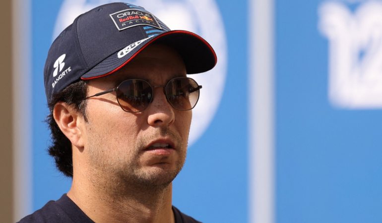 Sergio Pérez aparece en la foto oficial de Red Bull / Foto: Reuters