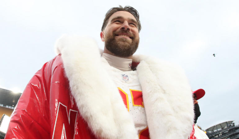 Travis Kelce logró unirse a una lista histórica / Foto: Reuters