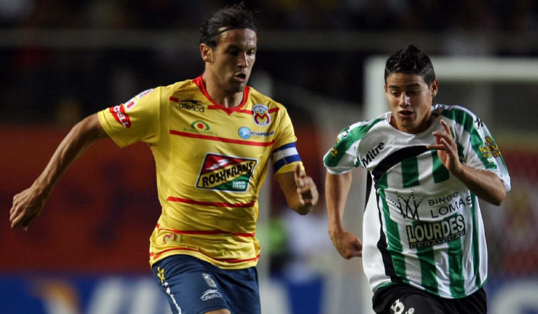 James Rodríguez se cruzó con Monarcas Morelia en la Copa Libertadores / Foto: Mexsport
