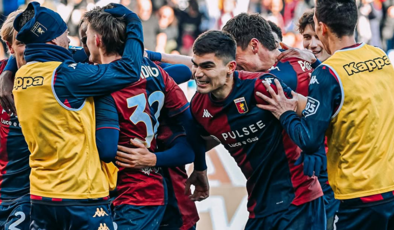 Johan Vásquez fue titular con el Genoa / Foto: IG Genoa