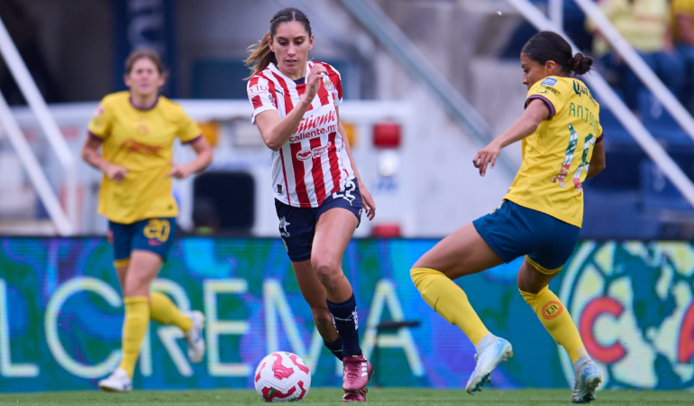 Karla Martínez pide ayuda a seguidores de Chivas. Foto: Mexsport