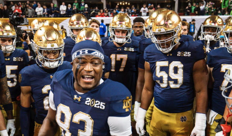 La Universidad de Notre Dame inspiró los colores de Pumas / Foto: @NDFootball