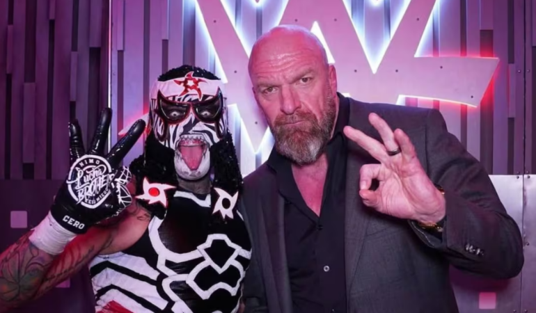 Luchadores mexicanos felicitaron a Penta Zero Miedo por su debut en WWE / Foto: Cortesía WWE