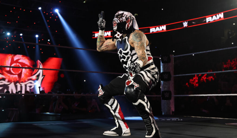 Penta Zero Miedo hizo llorar a su familia en su debut de WWE RAW / Foto: Cortesía WWE