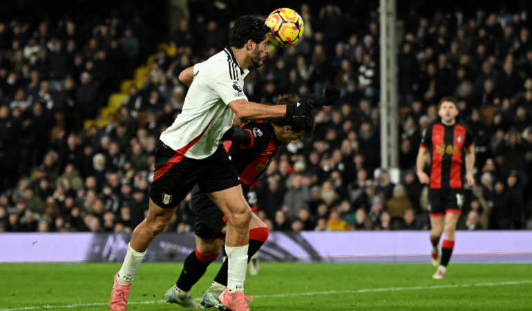 Raúl Jiménez anotó su gol 54 en la Premier League. Foto: AFP