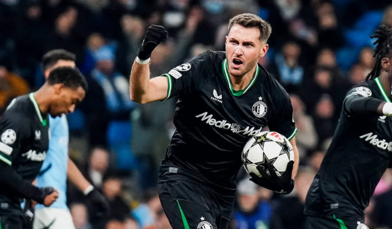 Santiago Giménez llegó a 100 partidos en Europa / Foto: IG Santi Giménez