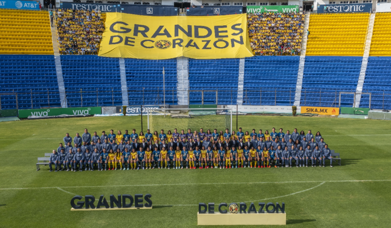 El Estadio Ciudad de los Deportes se pintó totalmente azulcrema / Foto: Mexsport