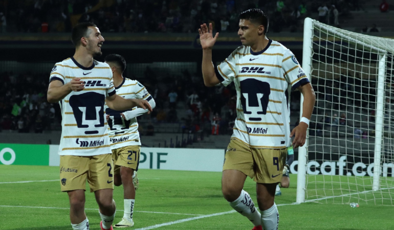 Guillermo Martínez hizo el doblete que salvó a Pumas / Foto: Erik Estrella