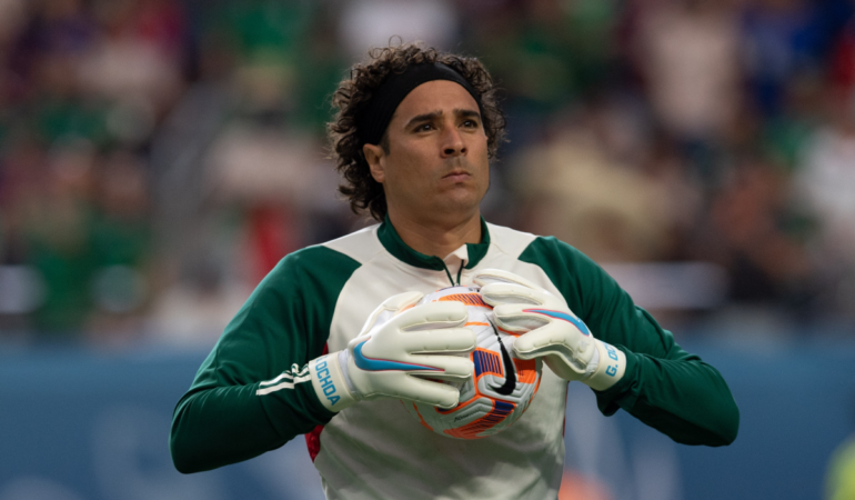 Guillermo Ochoa debutó en un Mundial hasta 2014