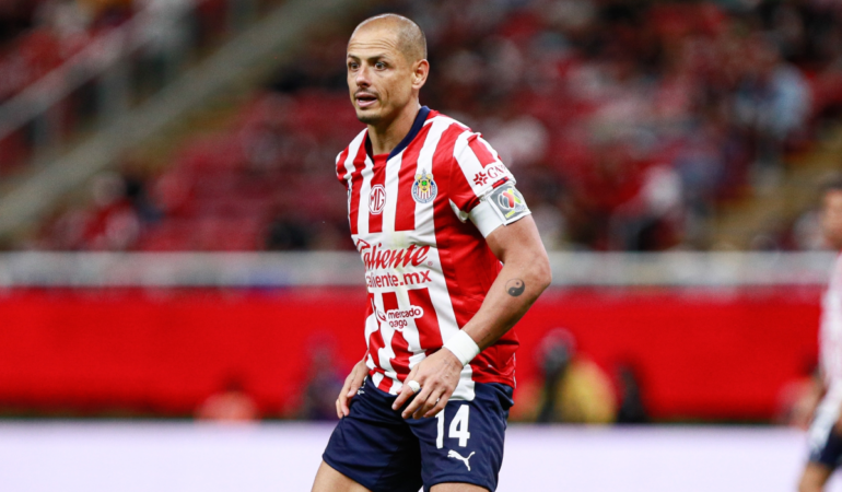 Javier hernández quiere marcarle al Toluca. FOTO: MEXSPORT