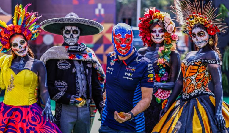 Las catrinas forman parte del Gran Premio de México. FOTO: LUIS GARDUÑO