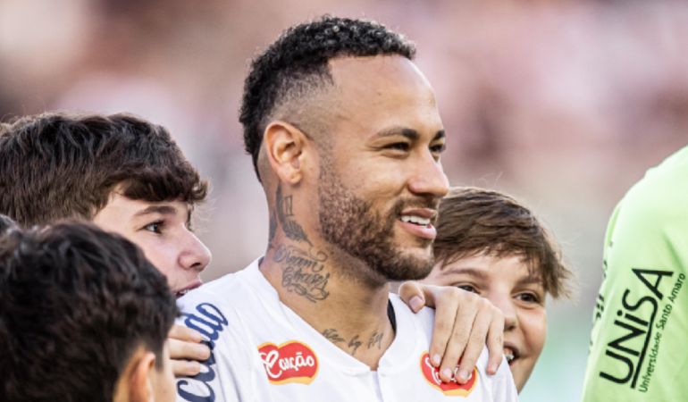 Neymar quiere volver a vestir la playera de Brasil / Foto: @SantosFC