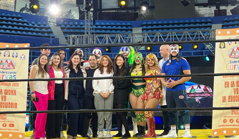 Triple A organiza lucha para ayudar a os niños con escoliosis foto_ Álvaro Zaldaña