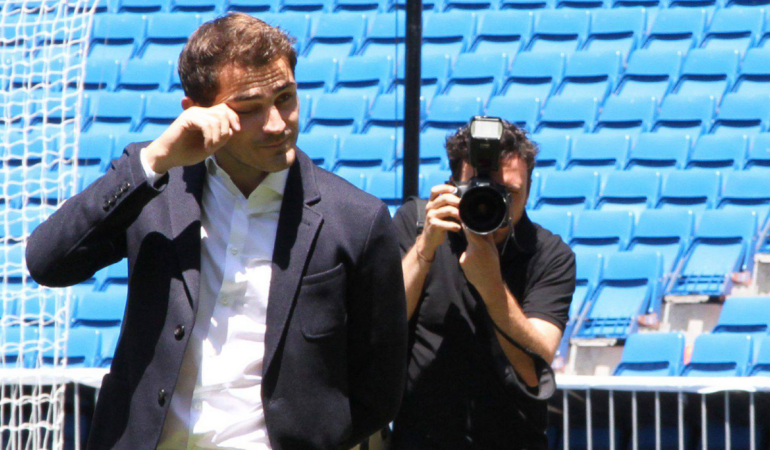 Iker Casillas es fanático de Jorge Campos y lo demostraba con su uniforme Foto_Mexsport