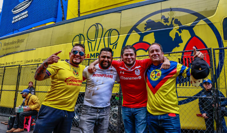 La afición del América ya se olvidó del título que les dio Antonio Mohamed. Foto: Luis Garduño