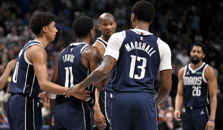 Los Mavericks pasaron de la gloria a la perdición en unos meses / Foto: Reuters