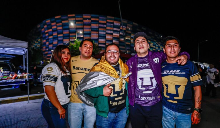 Los fanáticos de Pumas le tienen mucha fe a Efraín Juárez Foto_Luis Garduño