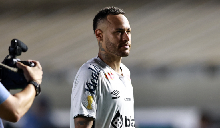 Neymar podría regresar al Barcelona si le va bien en Santos / Foto: Reuters