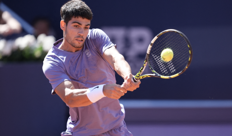 Carlos Alcaraz ya tiene dos títulos en Wimbledon. FOTO: AFP